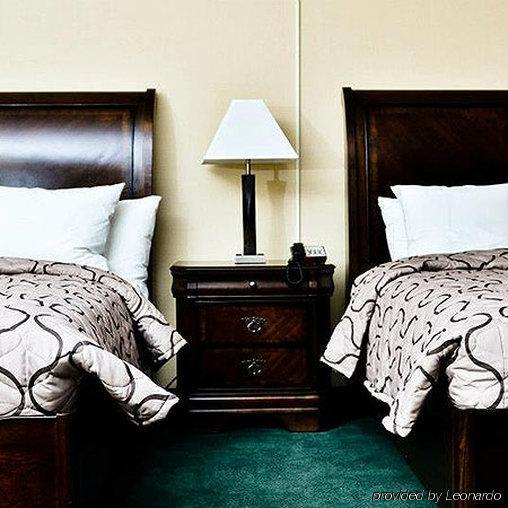 Pacer & Inn Delaware
